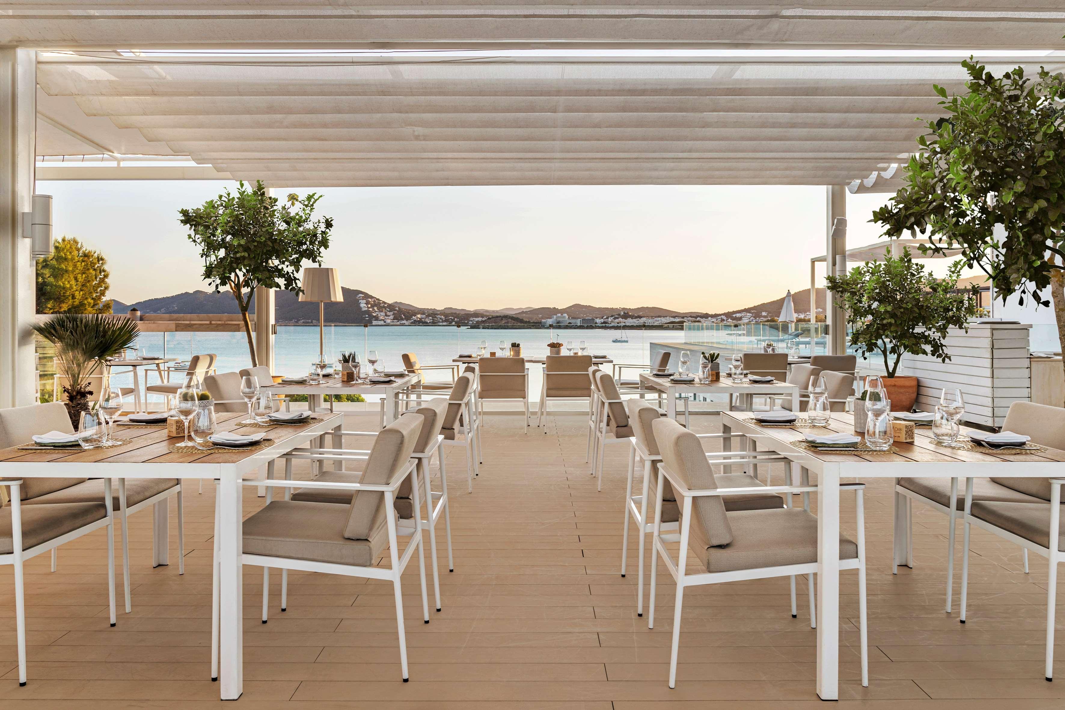 Me Ibiza - The Leading Hotels Of The World Santa Eulària des Riu Εξωτερικό φωτογραφία